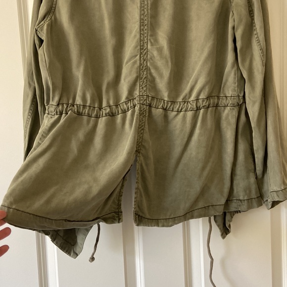 Women’s Light Jacket - Picture 4 of 6